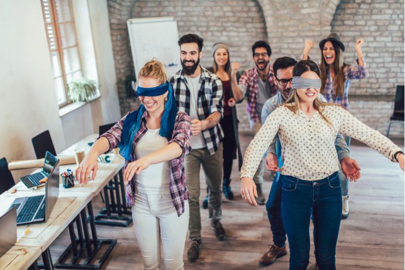 Fomentando la Creatividad en Equipos de Trabajo: Más Allá de la Rutina