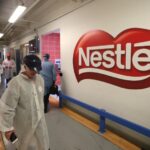 Elon Musk predice robots humanoides en cada hogar en siete años