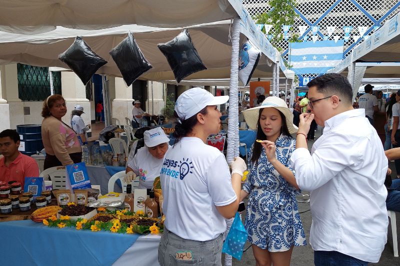 Gobierno lanza EcuaEmprende para financiar proyectos de emprendedores hasta con con $70.000