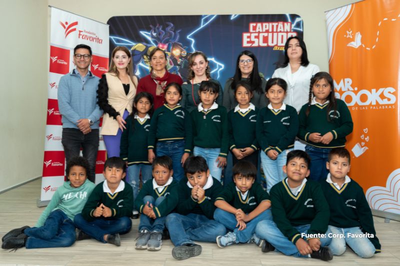 Mr. Books dona 3.360 libros a Fundación Favorita