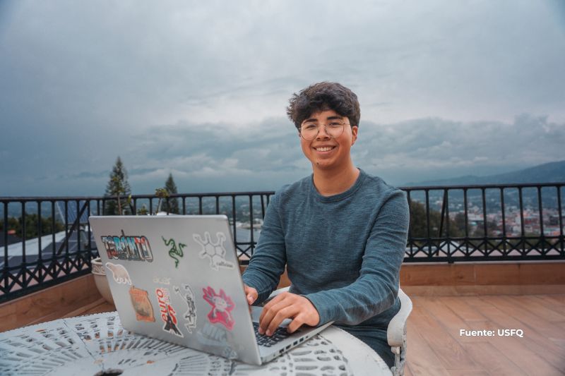 Estudiante ecuatoriano entre los 11 mejores programadores del mundo