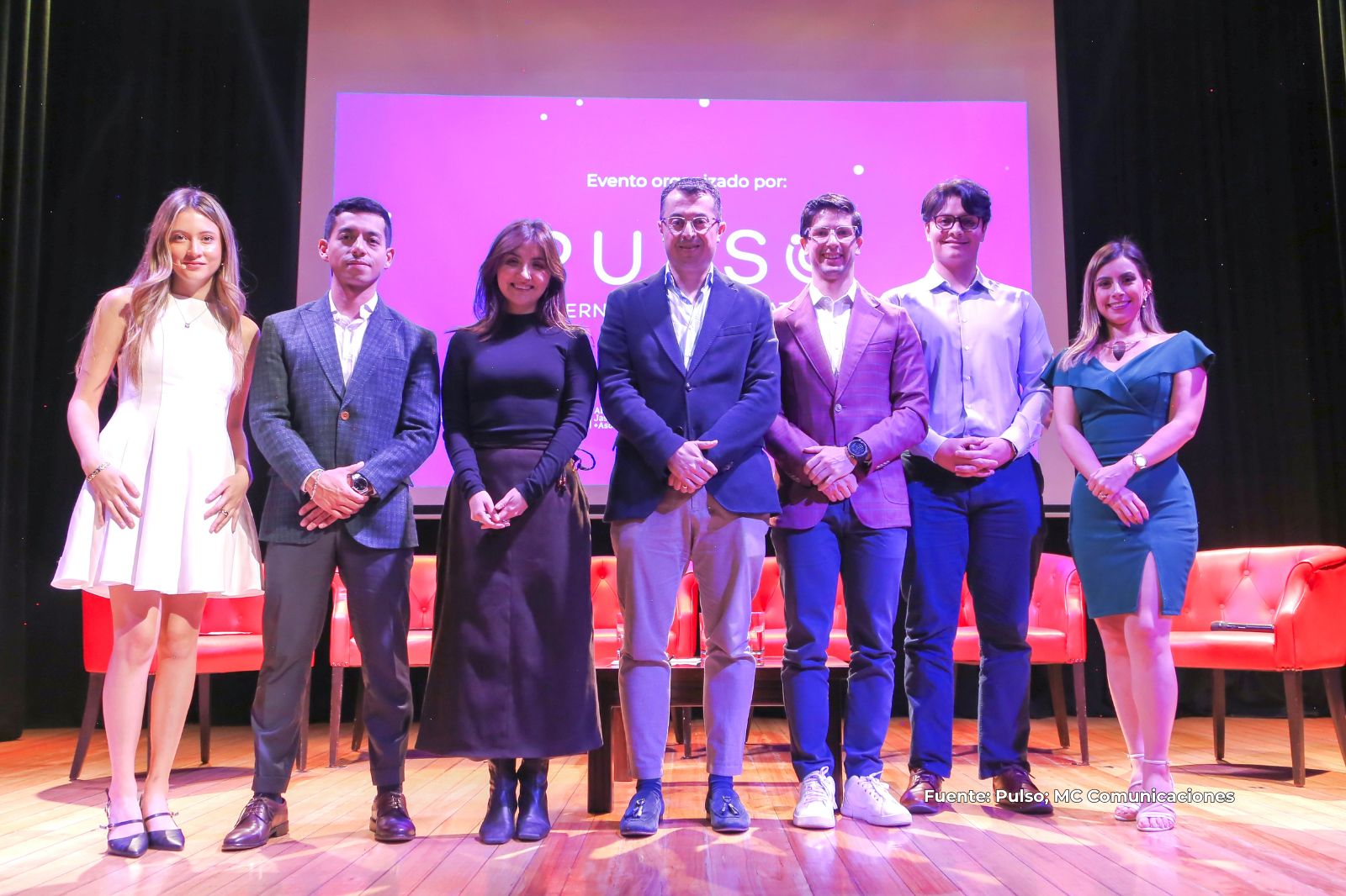 36,7% de jóvenes en Ecuador planea quedarse más de dos años en su empleo